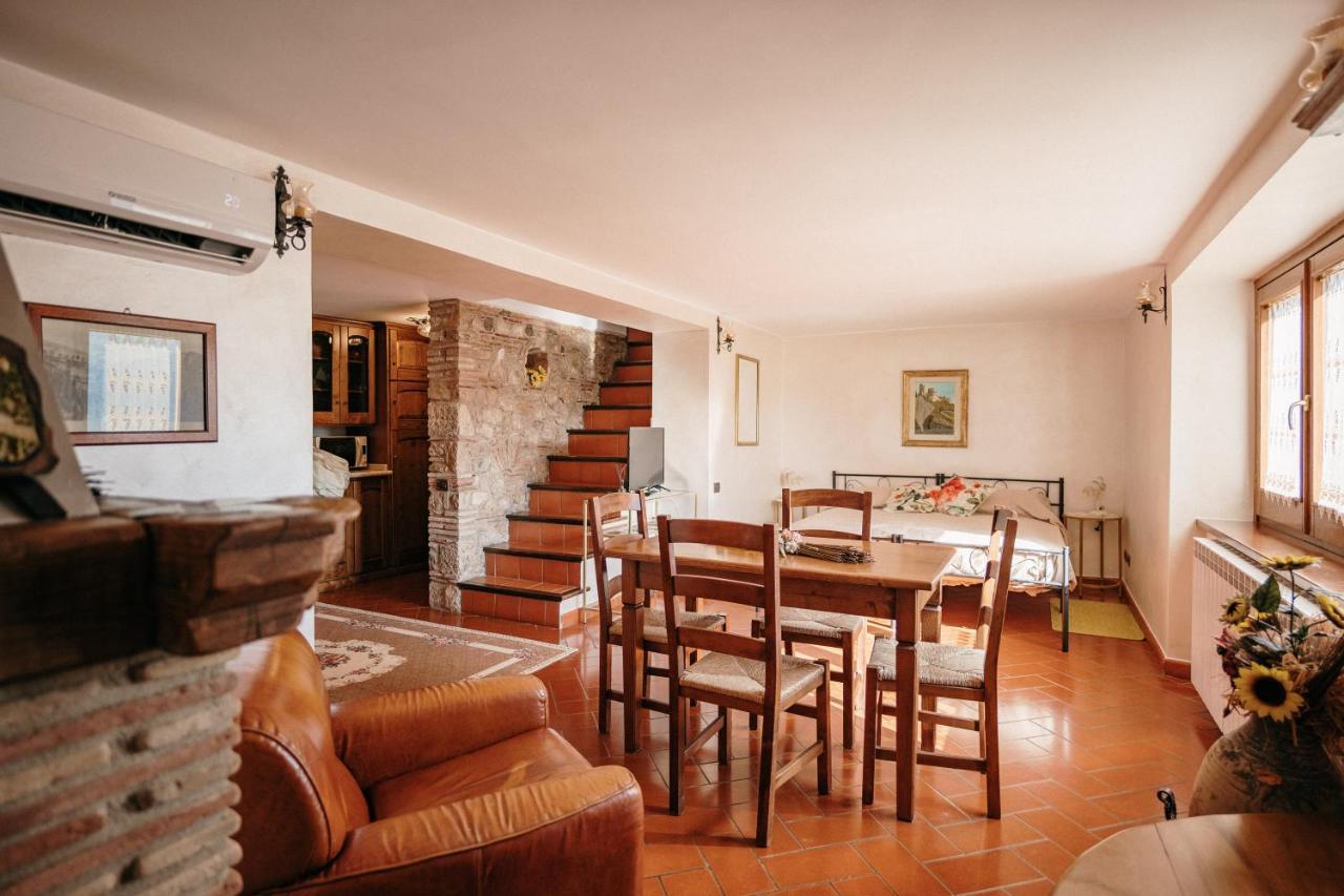 Ascrea Lago Del Turano - La Taverna Con Cucina Open Space E Free Wi-Fi מראה חיצוני תמונה