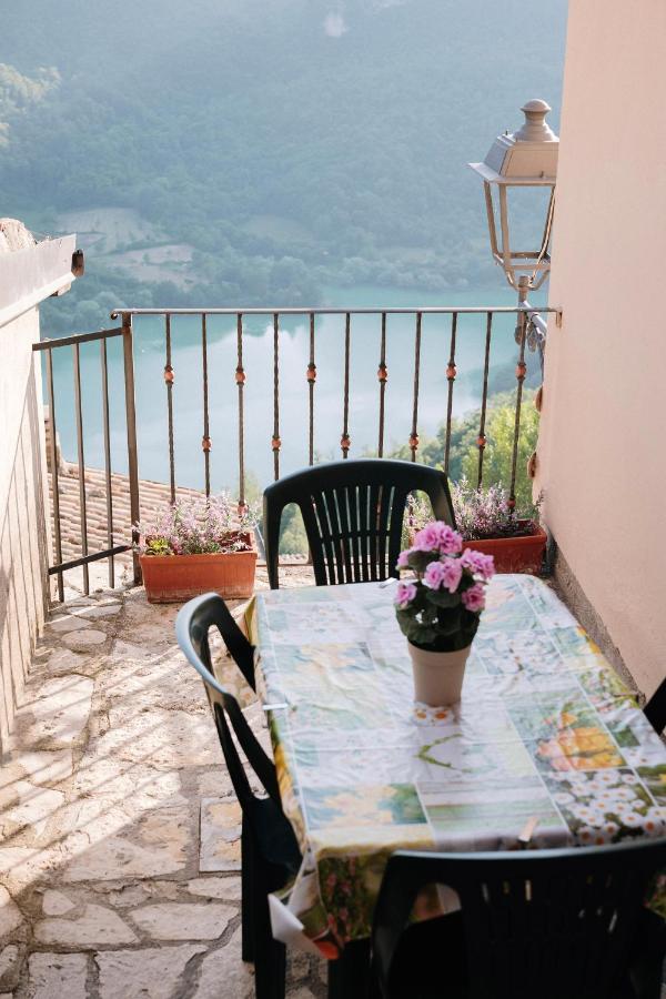 Ascrea Lago Del Turano - La Taverna Con Cucina Open Space E Free Wi-Fi מראה חיצוני תמונה